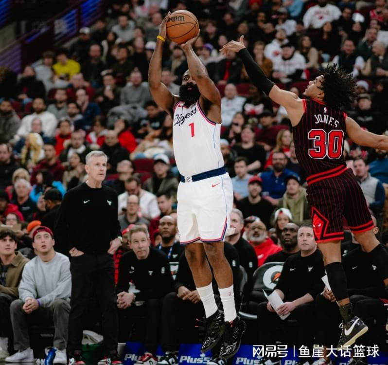 天天盈球官网-快船大爆冷！哈登24+6毫无借口，新援爆发尽力，公牛7人得分上双